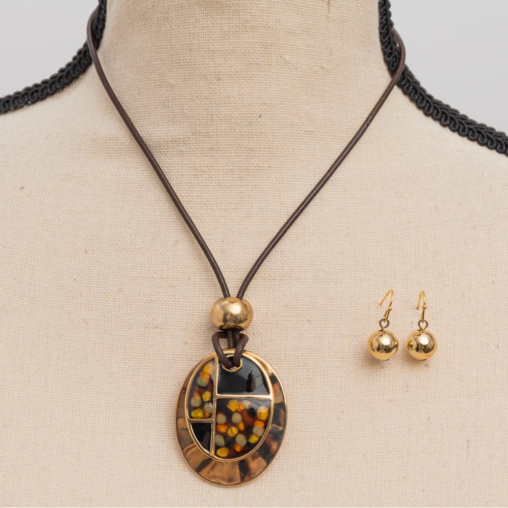 Pendant cord choker & drop style earring set Kenneth Cole